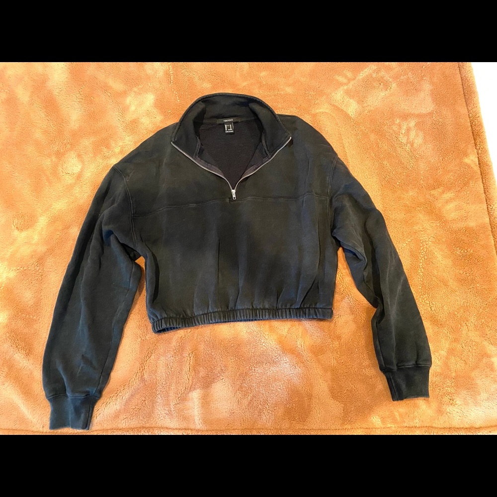 Cropped sweatshirt